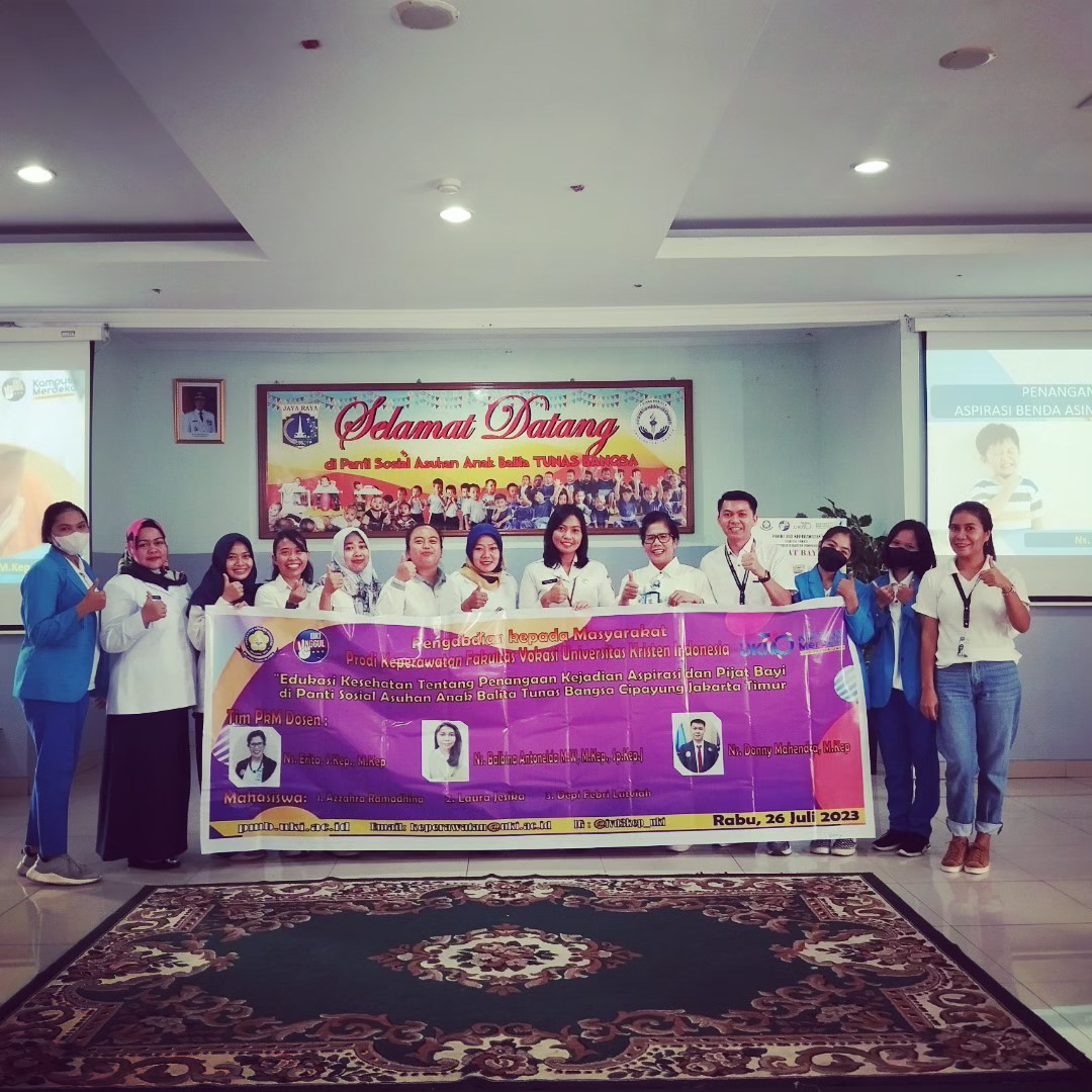 PkM Prodi Keperawatan FV UKI - Edukasi Kesehatan Penanganan Kejadian Aspirasi Benda Asing pada Anak dan Demonstrasi Pijat Bayi di Panti Sosial Asuhan Anak dan Balita Tunas Bangsa Cipayung Jakarta Timur
